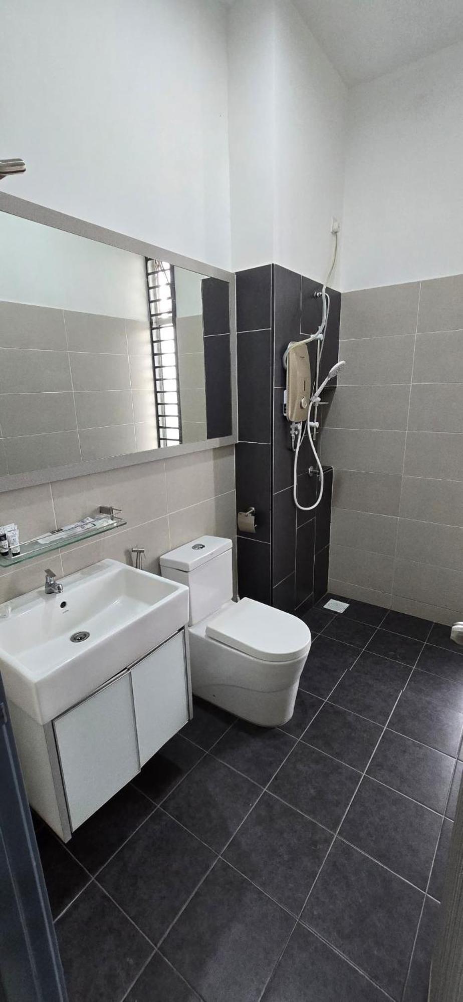 Bandar Alam Staycation - Netflix, Unifi, Prime, Hotstar