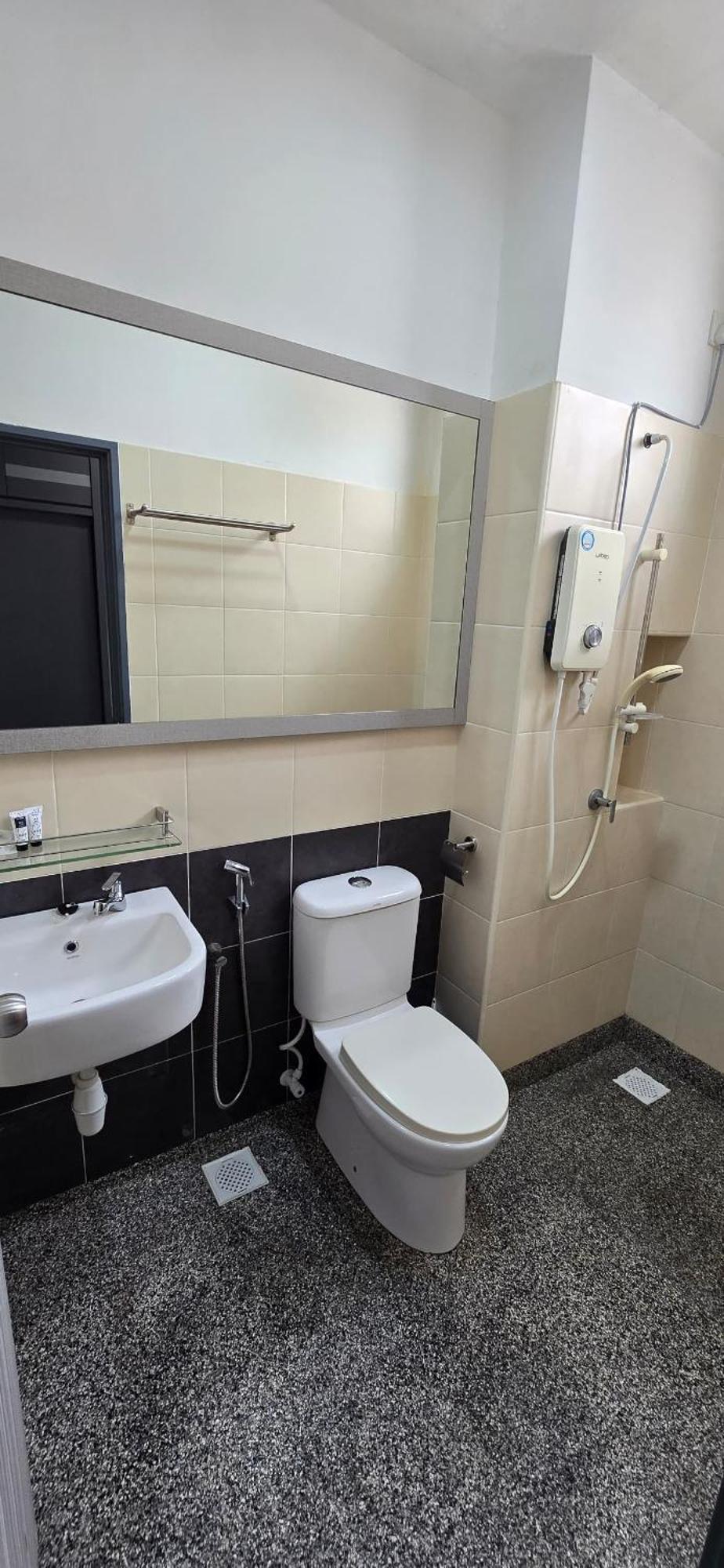 Bandar Alam Staycation - Netflix, Unifi, Prime, Hotstar Masai